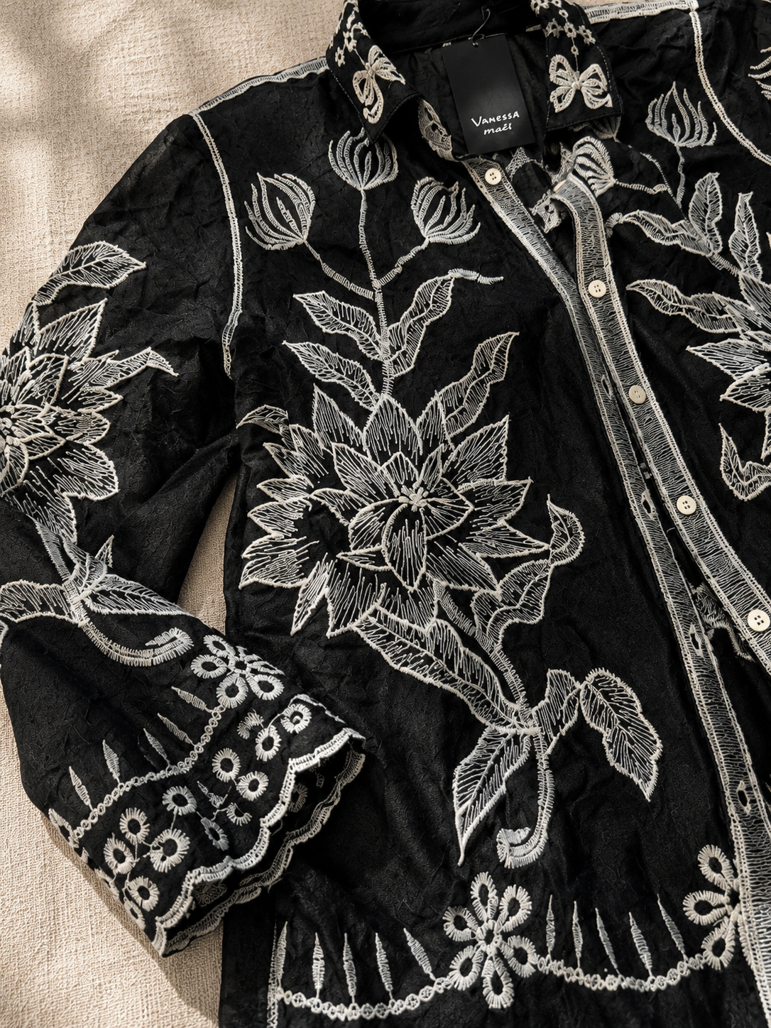 Tunique brodée noire