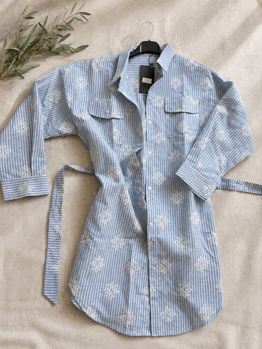 Chemise tunique rayée bleue brodée