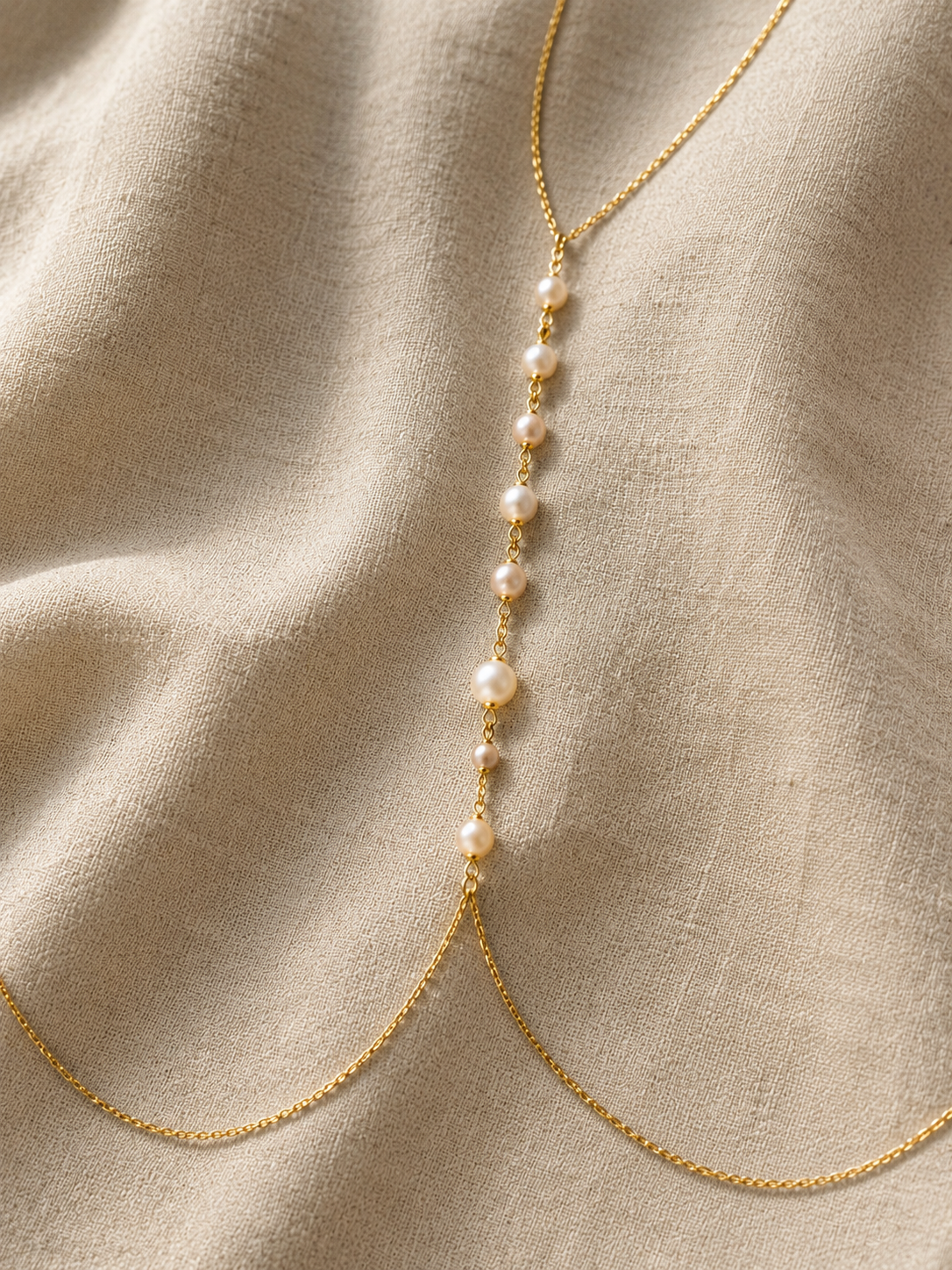 Chaîne de corps dorée à perles