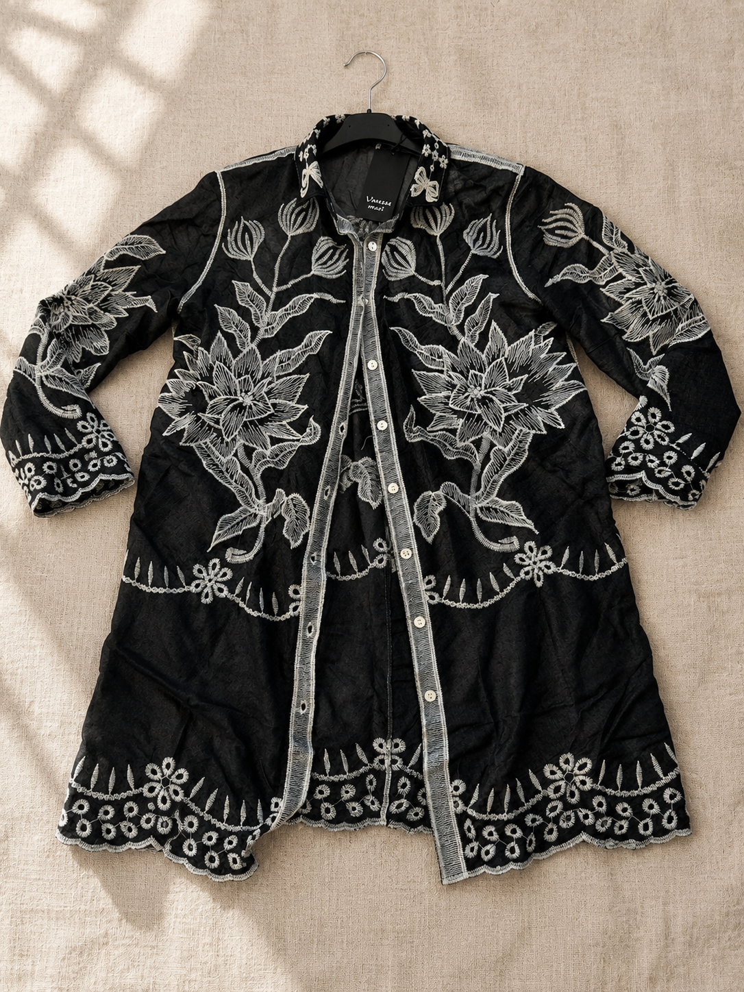 Tunique brodée noire