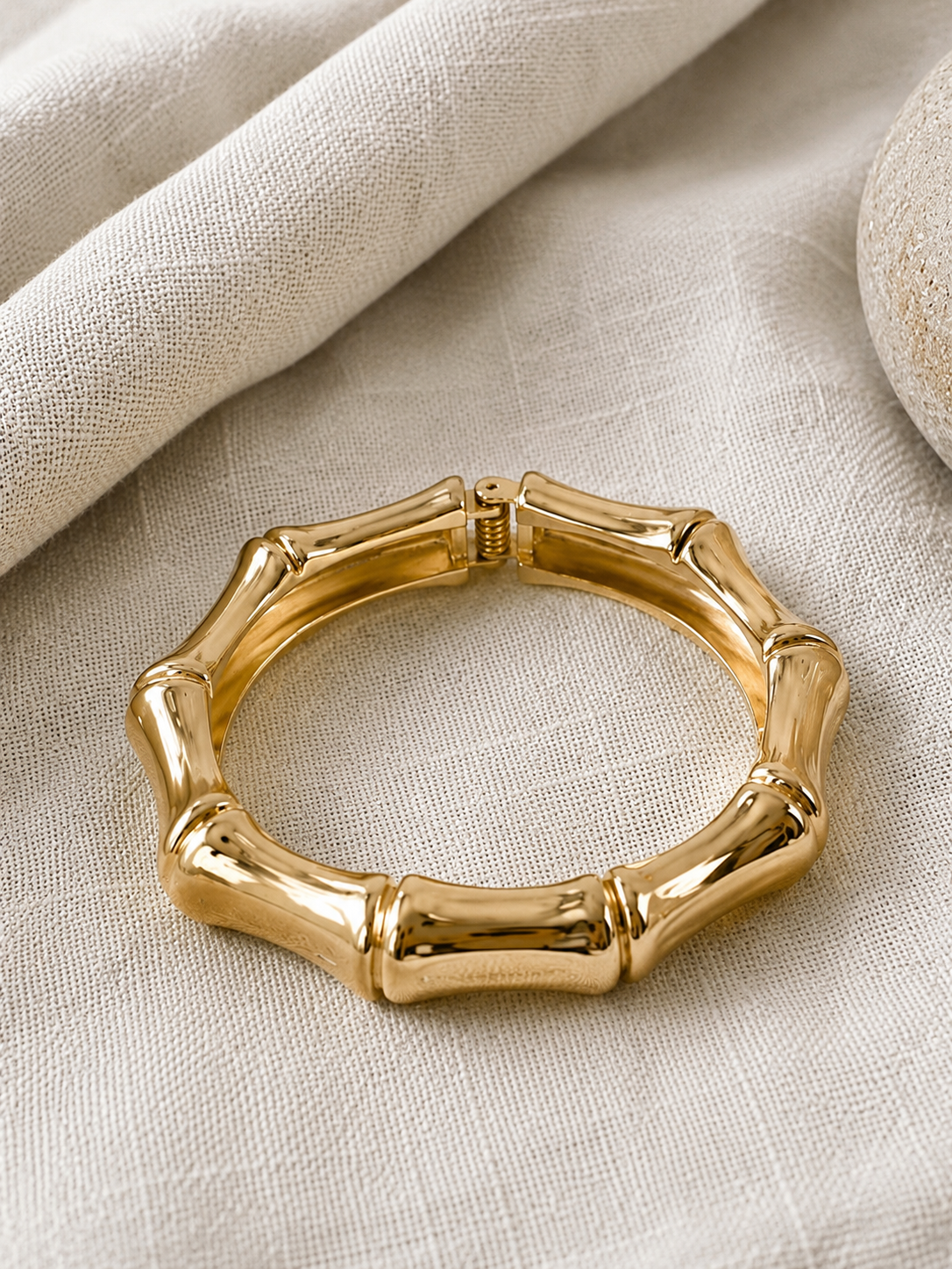 Bracelet manchette doré effet bambou