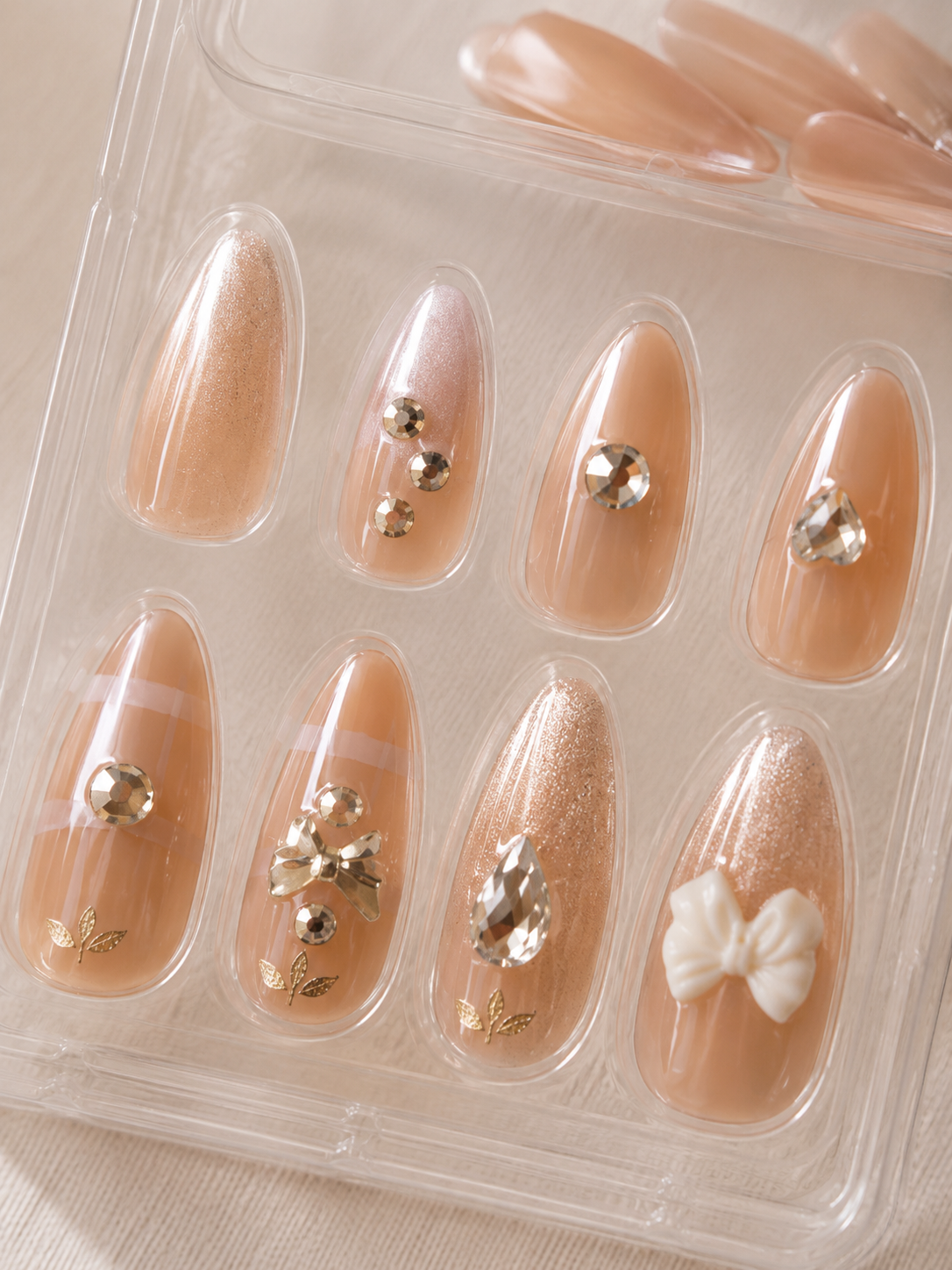 Faux Ongles Nude Élégance Nœud & Strass